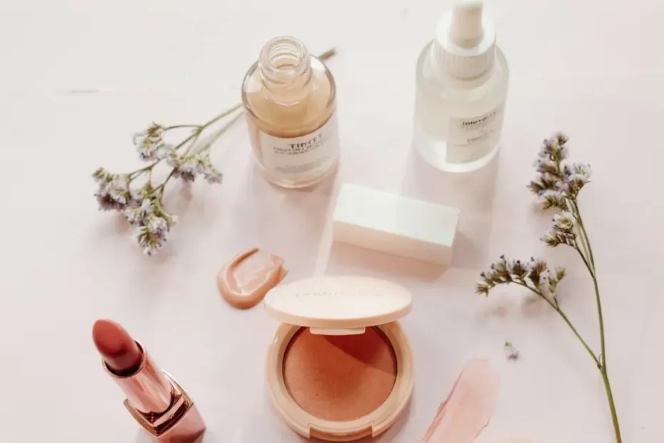 Everyday Makeup Look Using a Creamy Concealer | Quick Tutorial